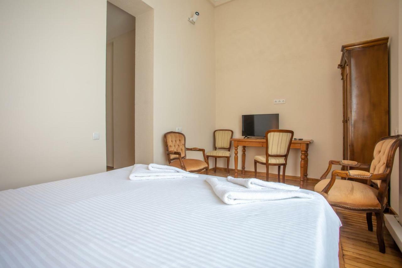 Hotel Veneto Kutaisi Luaran gambar